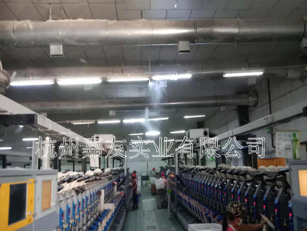 蓝翔新型建材公司搅拌站堆料场安装“金洋6”喷雾降尘系统