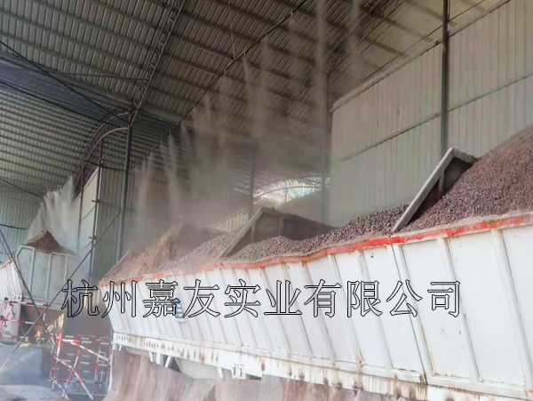 中铁二十一局第六工程骨料破碎区安装“金洋6”喷雾降尘系统