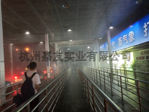 温州火车站出租车候车区安装“金洋6”喷雾降温系统